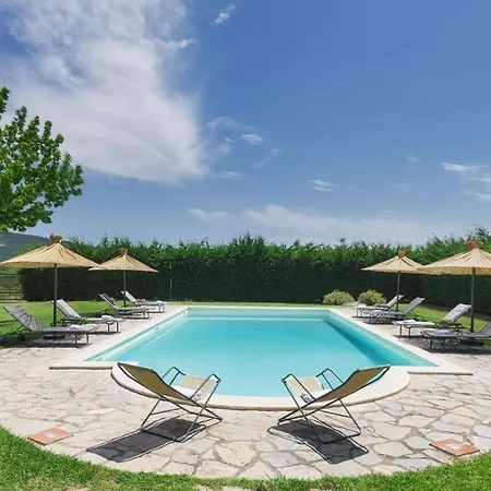 Augusto 10, Emma Willa *