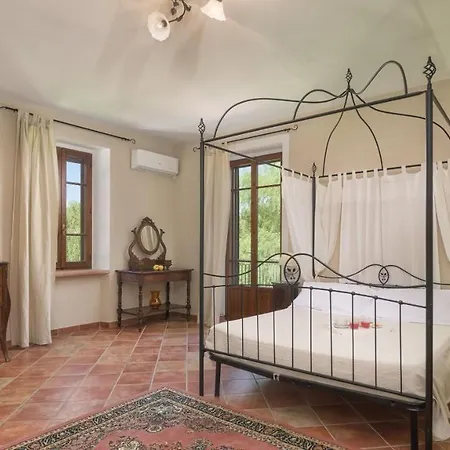 빌라 Augusto 10, Emma