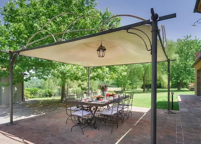 Augusto 10, Emma Villa