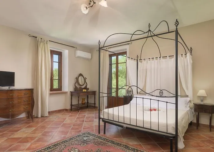 Villa Augusto 10, Emma