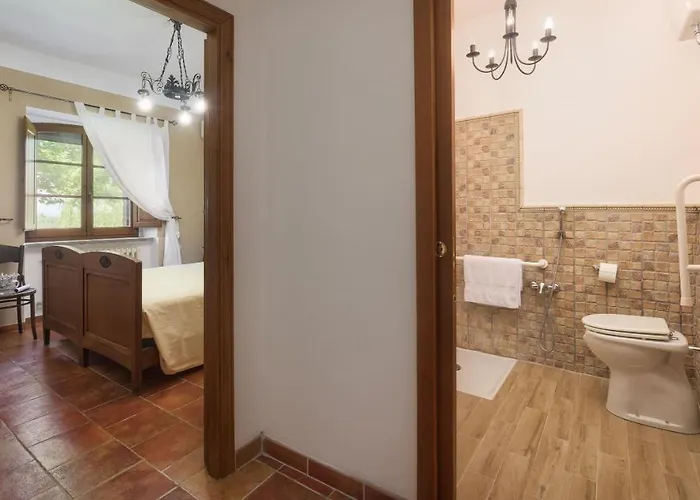 Augusto 10, Emma Villa *